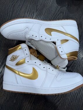 Nike Air Jordan 1 Retro OG Shoes White Metallic Gold size 12.5